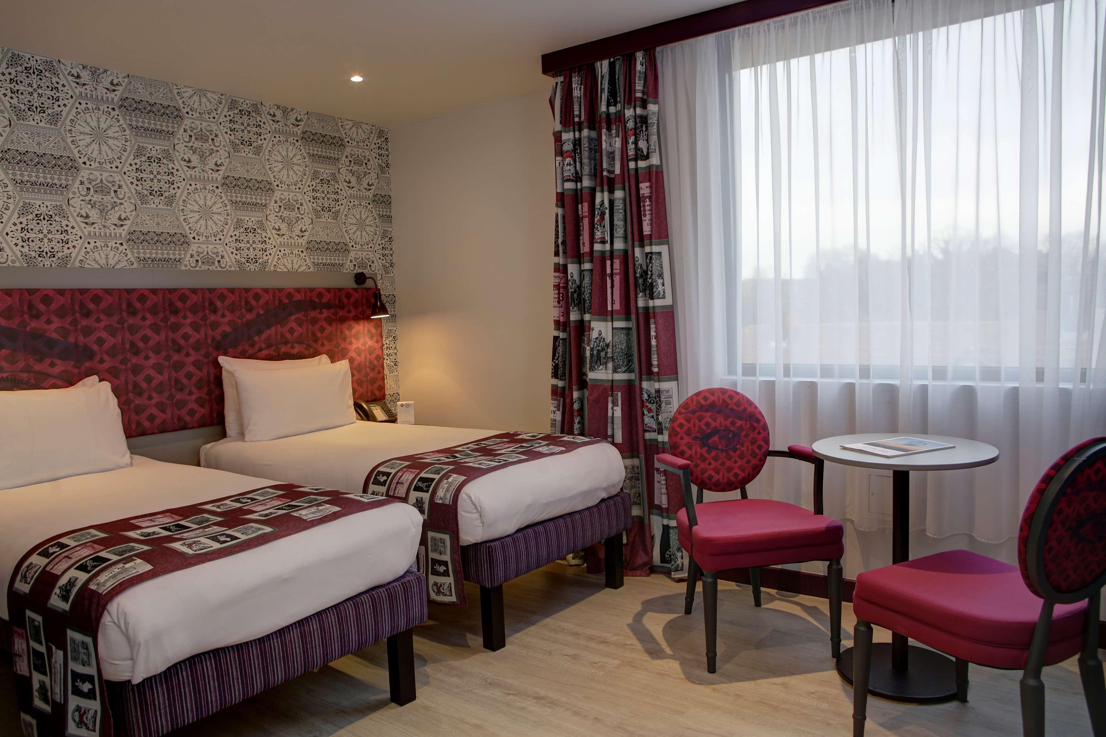Best Western Plus Woodstock Inn & Suites Экстерьер фото