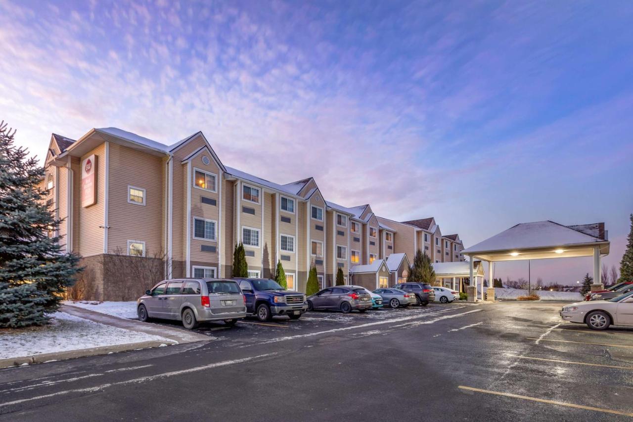 Best Western Plus Woodstock Inn & Suites Экстерьер фото
