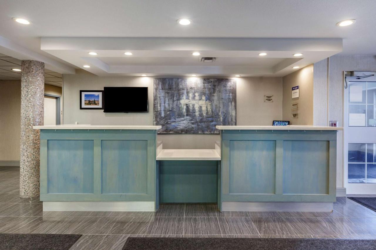Best Western Plus Woodstock Inn & Suites Экстерьер фото