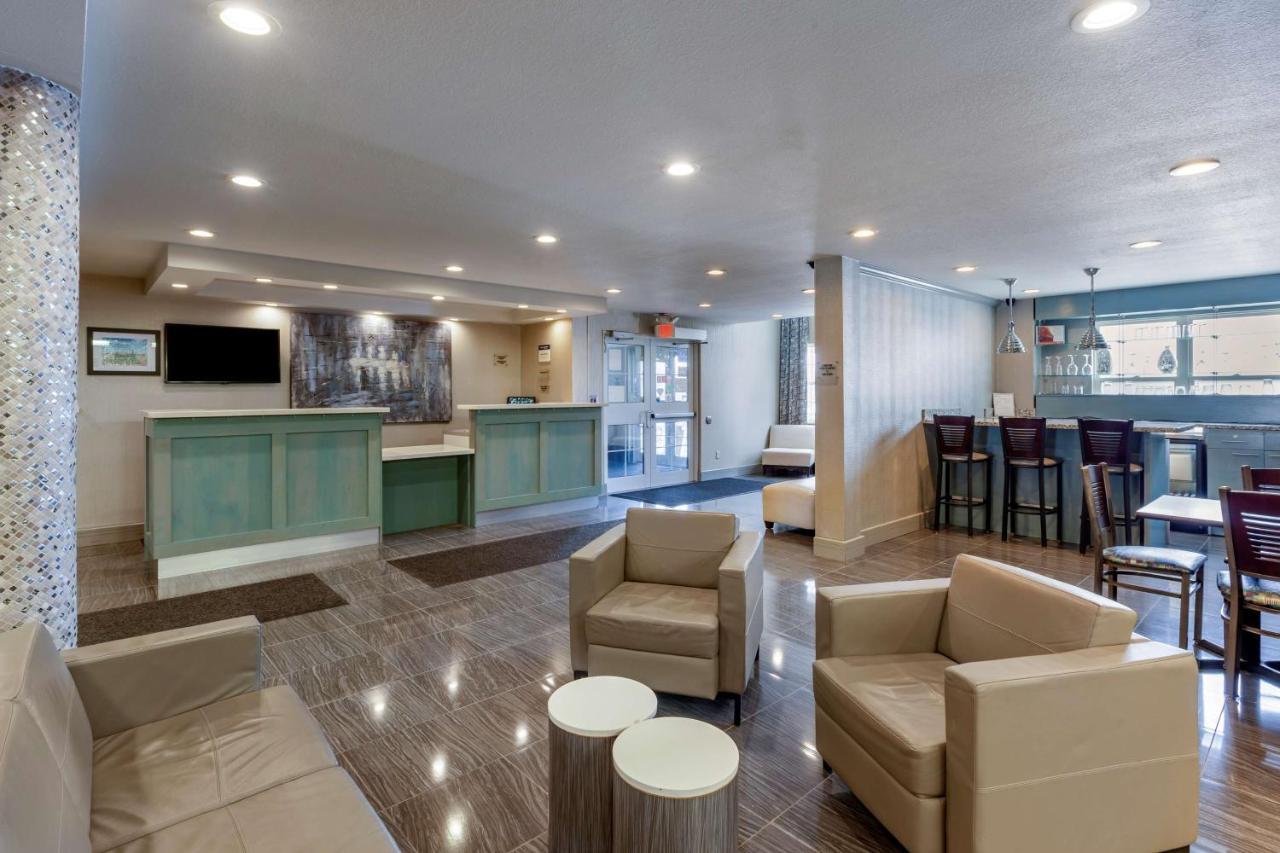 Best Western Plus Woodstock Inn & Suites Экстерьер фото