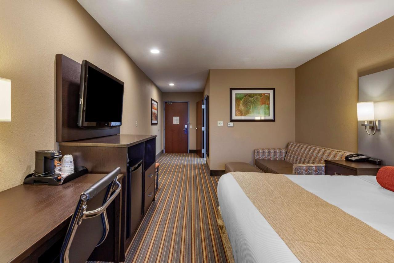 Best Western Plus Woodstock Inn & Suites Экстерьер фото