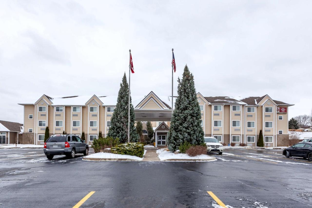 Best Western Plus Woodstock Inn & Suites Экстерьер фото