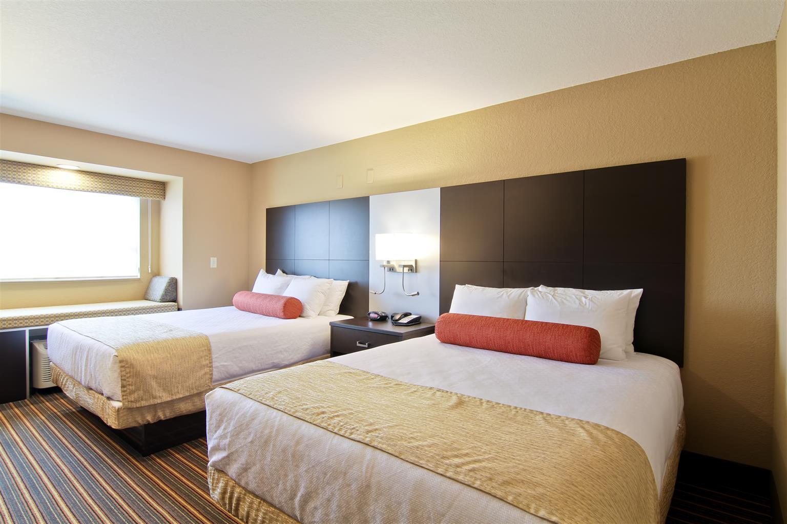 Best Western Plus Woodstock Inn & Suites Экстерьер фото